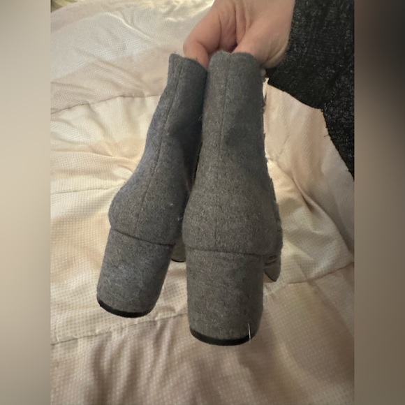 Nine West Booties in Gray size 7.5 - Picture 7 of 13
